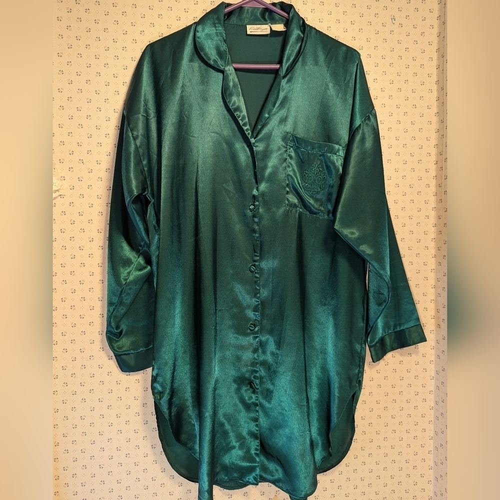 Kathryn M lingerie night shirt emerald green satin polyester comfy cozy sexy